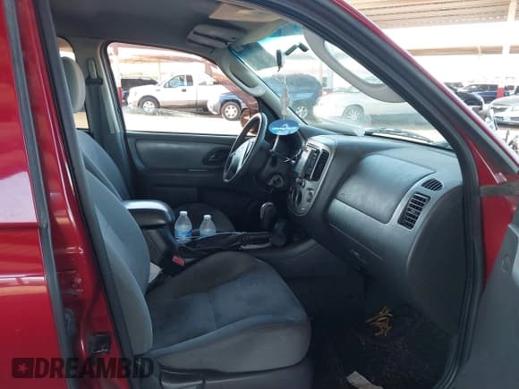 ✅ 2006 Ford Escape XLT • VIN: 1FMYU93126KB18365 • Lot: 41889706. Listed on IAAI with 134,718 mi. Free auction sales archive from the USA and detailed vehicle history report at DreamBid. Image 5.