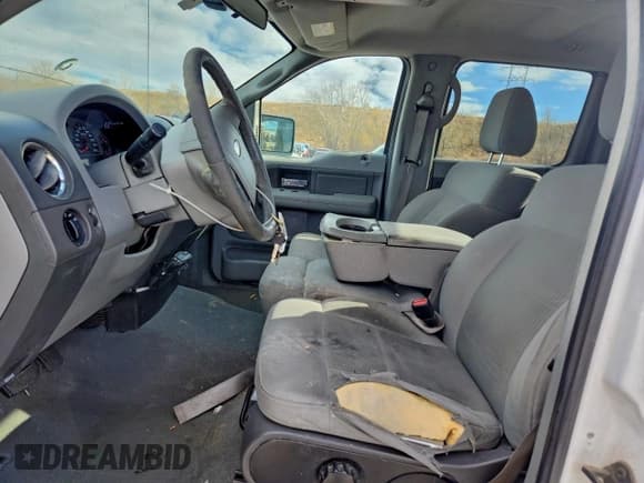 ✅ 2007 Ford F-150 XLT • VIN: 1FTRW12WX7KC61843 • Lot: 94110835. Wystawiony na Copart z przebiegiem 259 277 mil. Bezpłatny archiwum sprzedaży aukcyjnych z USA i szczegółowy raport historii pojazdu na DreamBid. Zdjęcie 7.