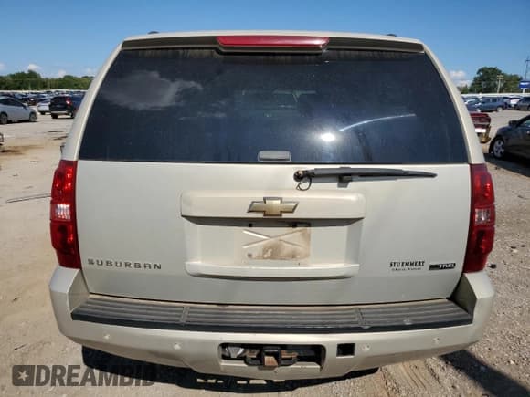 ✅ 2007 Chevrolet Suburban LTZ • VIN: 3GNFK16337G190093 • Lot: 68565854. Wystawiony na Copart z przebiegiem 173 714 mil. Bezpłatny archiwum sprzedaży aukcyjnych z USA i szczegółowy raport historii pojazdu na DreamBid. Zdjęcie 6.