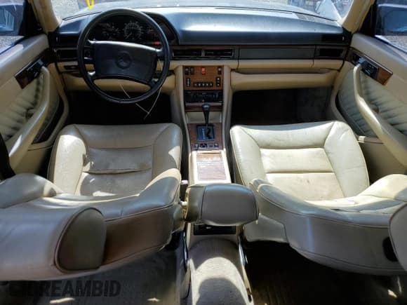 ✅ 1991 Mercedes-Benz 420 SEL • VIN: WDBCA35E1MA596184 • Лот: 61671065. Опубликован ранее на Copart с пробегом 209 486 миль. Бесплатный доступ к архиву аукционных продаж из США и подробный отчёт об истории автомобиля на DreamBid. Изображение 8.