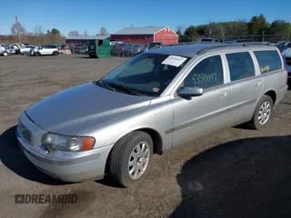 ✅ 2001 Volvo V70 • VIN: YV1SW61N512059498 • Lot: 43591047. Listed on IAAI with 199,432 mi. Free auction sales archive from the USA and detailed vehicle history report at DreamBid. Image 2.