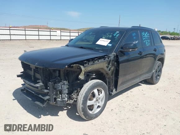 ✅ 2023 Jeep Grand Cherokee Laredo • VIN: 1C4RJHAG1PC554753 • Lot: 41996222. Listed on IAAI with 27,021 mi. Free auction sales archive from the USA and detailed vehicle history report at DreamBid. Image 18.