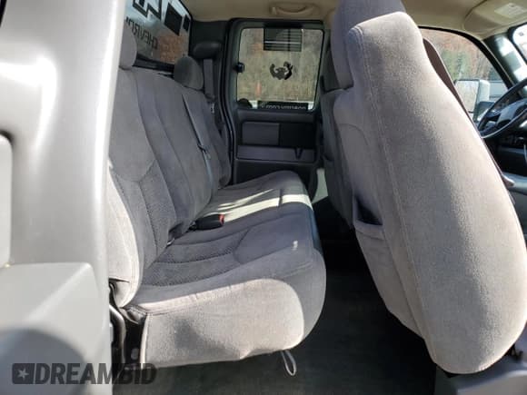 ✅ 2006 Chevrolet Silverado 1500 LT1 • VIN: 1GCEK19B06Z164282 • Lot: 93273545. Wystawiony na Copart z przebiegiem 192 069 mil. Bezpłatny archiwum sprzedaży aukcyjnych z USA i szczegółowy raport historii pojazdu na DreamBid. Zdjęcie 10.