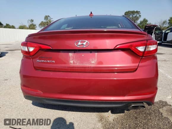 2015 Hyundai Sonata SE z VIN 5NPE24AF7FH025452, wystawiony jako Copart lot #84548935 z przebiegiem 74 560 mil mil oraz Szkoda całkowita • Salvage title. Historia ofert i sprzedaży dostępna na DreamBid. Obrazek 6.