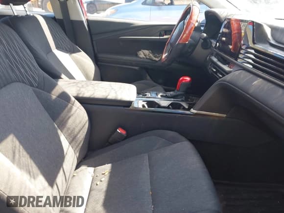 ✅ 2025 Toyota Camry LE • VIN: 4T1DBADK8SU004060 • Lot: 41891342. Listed on IAAI with 3,354 mi. Free auction sales archive from the USA and detailed vehicle history report at DreamBid. Image 5.