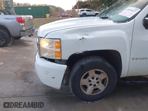✅ 2007 Chevrolet Silverado 1500 Work Truck • VIN: 1GCEK19C97E500349 • Лот: 43659427. Опубликован ранее на IAAI с пробегом 338 333 миль. Бесплатный доступ к архиву аукционных продаж из США и подробный отчёт об истории автомобиля на DreamBid. Изображение 6.