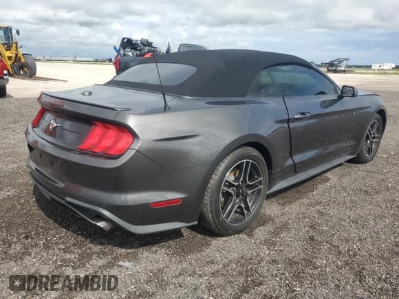 ✅ 2020 Ford Mustang EcoBoost • VIN: 1FATP8UH1L5146976 • Lot: 80506185. Listed on Copart with 67,960 mi. Free auction sales archive from the USA and detailed vehicle history report at DreamBid. Image 3.