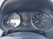 ✅ 2018 Nissan Rogue SV • VIN: KNMAT2MV1JP549826 • Lot: 43380215. Wystawiony na IAAI z przebiegiem 136 872 mil. Bezpłatny archiwum sprzedaży aukcyjnych z USA i szczegółowy raport historii pojazdu na DreamBid. Zdjęcie 7.