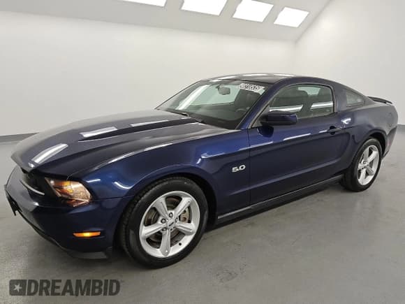 ✅ 2011 Ford Mustang GT Premium • VIN: 1ZVBP8CF8B5160617 • Lot: 90318535. Listed on Copart with 29,492 mi. Free auction sales archive from the USA and detailed vehicle history report at DreamBid. Image 1.