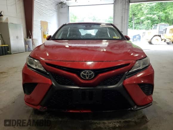 2020 Toyota Camry SE with VIN 4T1G11BK1LU002204, listed as a Copart auction lot 60670025 with 134,747 mi miles and Non repairable. Bid and sale history available at DreamBid. Image 5.