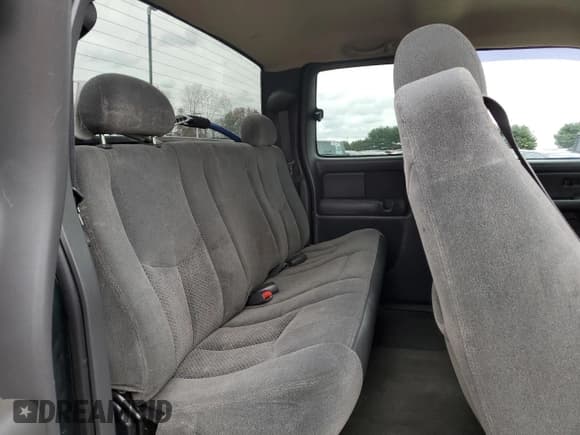 ✅ 2004 Chevrolet Silverado 1500 Z71 • VIN: 2GCEK19T841365815 • Лот: 92259205. Опубликован ранее на Copart с пробегом 179 627 миль. Бесплатный доступ к архиву аукционных продаж из США и подробный отчёт об истории автомобиля на DreamBid. Изображение 10.