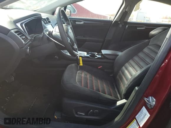 ✅ 2014 Ford Fusion SE • VIN: 1FA6P0H70E5383011 • Lot: 89734225. Wystawiony na Copart z przebiegiem 186 839 mil. Bezpłatny archiwum sprzedaży aukcyjnych z USA i szczegółowy raport historii pojazdu na DreamBid. Zdjęcie 7.