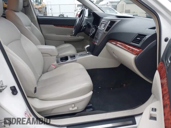 ✅ 2012 Subaru Outback Limited • VIN: 4S4BRBKC6C3235373 • Лот: 43863824. Опубликован ранее на IAAI с пробегом 126 943 миль. Бесплатный доступ к архиву аукционных продаж из США и подробный отчёт об истории автомобиля на DreamBid. Изображение 5.