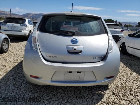 ✅ 2015 Nissan LEAF SV • VIN: 1N4AZ0CP5FC326425 • Lot: 70963675. Wystawiony na Copart z przebiegiem 40 390 mil. Bezpłatny archiwum sprzedaży aukcyjnych z USA i szczegółowy raport historii pojazdu na DreamBid. Zdjęcie 6.
