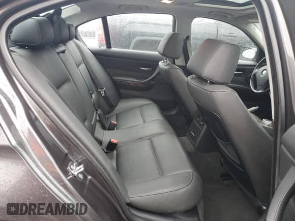 2007 BMW 3 Series 328xi с VIN WBAVC93517KX56490, выставлен на аукционе Copart как лот 90311655 с пробегом 163 908 миль миль и Списание • Salvage title. История ставок и продаж доступна на DreamBid. Изображение 10.