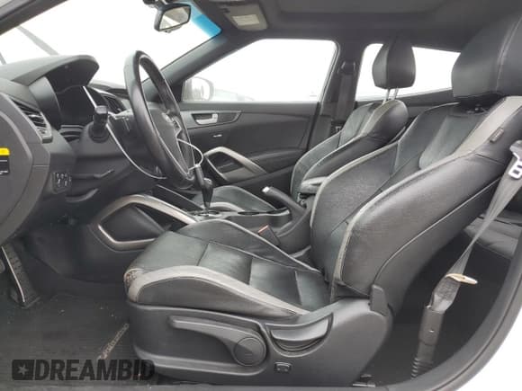 ✅ 2016 Hyundai Veloster Turbo • VIN: KMHTC6AE3GU251255 • Lot: 76066364. Wystawiony na Copart z przebiegiem 58 594 mil. Bezpłatny archiwum sprzedaży aukcyjnych z USA i szczegółowy raport historii pojazdu na DreamBid. Zdjęcie 7.