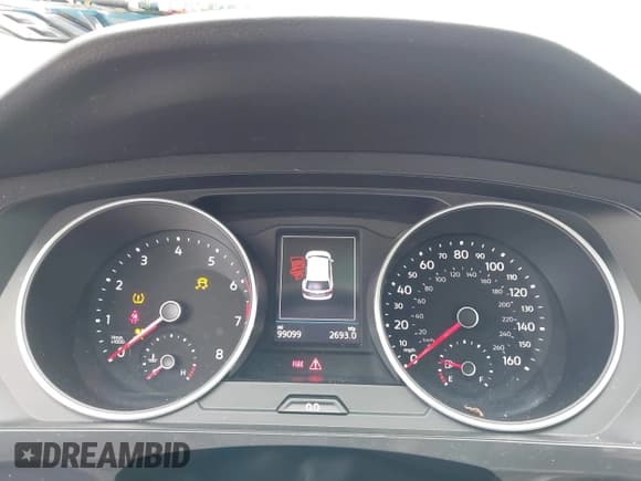 ✅ 2020 Volkswagen Tiguan SE • VIN: 3VV2B7AX2LM006165 • Lot: 43451353. Wystawiony na IAAI z przebiegiem 99 099 mil. Bezpłatny archiwum sprzedaży aukcyjnych z USA i szczegółowy raport historii pojazdu na DreamBid. Zdjęcie 7.