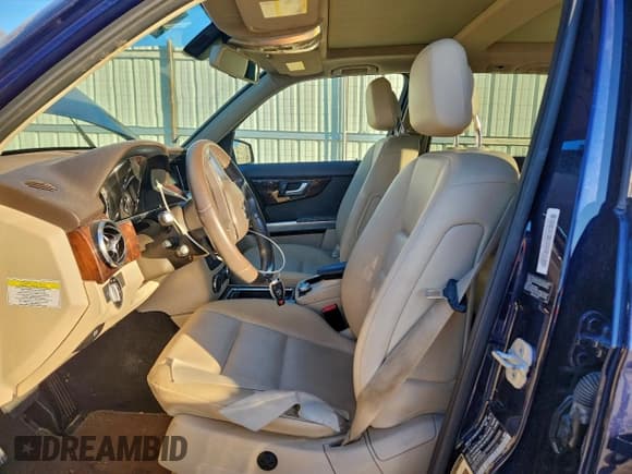 ✅ 2013 Mercedes-Benz GLK 350 • VIN: WDCGG5HB7DF989134 • Lot: 92651195. Wystawiony na Copart z przebiegiem 94 334 mil. Bezpłatny archiwum sprzedaży aukcyjnych z USA i szczegółowy raport historii pojazdu na DreamBid. Zdjęcie 7.