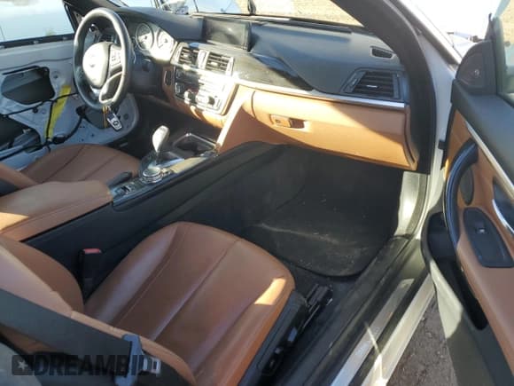 ✅ 2015 BMW 4 Series 428i xDrive • VIN: WBA3V9C55F5A78621 • Lot: 83159644. Wystawiony na Copart z przebiegiem 39 735 mil. Bezpłatny archiwum sprzedaży aukcyjnych z USA i szczegółowy raport historii pojazdu na DreamBid. Zdjęcie 8.