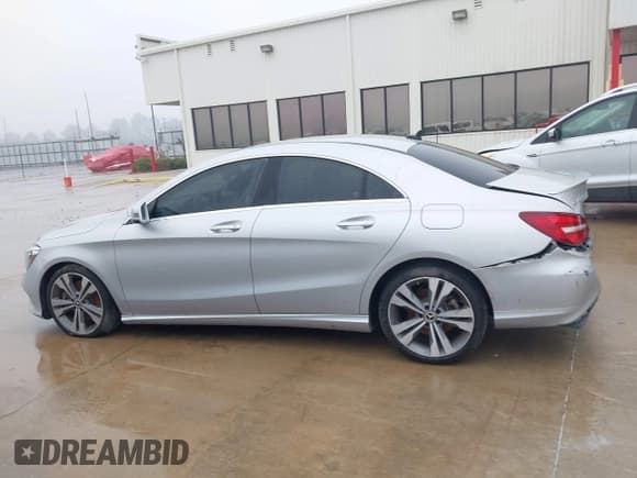 ✅ 2019 Mercedes-Benz CLA 250 • VIN: WDDSJ4EB5KN740274 • Лот: 43871829. Опубликован ранее на IAAI с пробегом 79 722 миль. Бесплатный доступ к архиву аукционных продаж из США и подробный отчёт об истории автомобиля на DreamBid. Изображение 15.