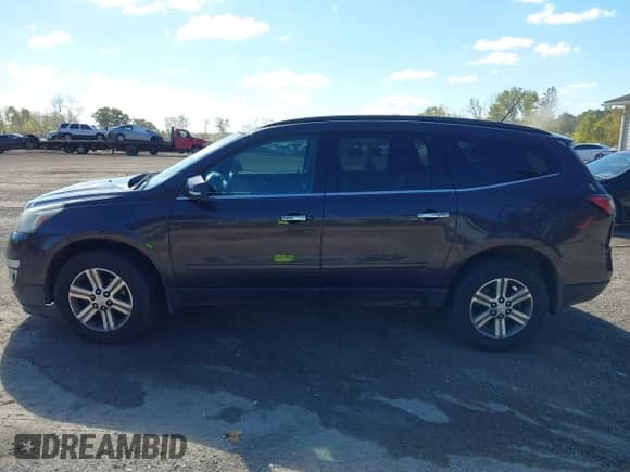 2015 Chevrolet Traverse LT z VIN 1GNKRHKD8FJ124105, wystawiony jako IAAI lot #43425664 z przebiegiem 146 846 mil mil oraz . Historia ofert i sprzedaży dostępna na DreamBid. Obrazek 15.