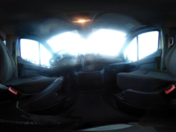 ✅ 2018 Ford Transit Passenger XL • VIN: 1FBAX2CM3JKA79877 • Lot: 43676273. Wystawiony na IAAI z przebiegiem 96 733 mil. Bezpłatny archiwum sprzedaży aukcyjnych z USA i szczegółowy raport historii pojazdu na DreamBid. Zdjęcie 19.