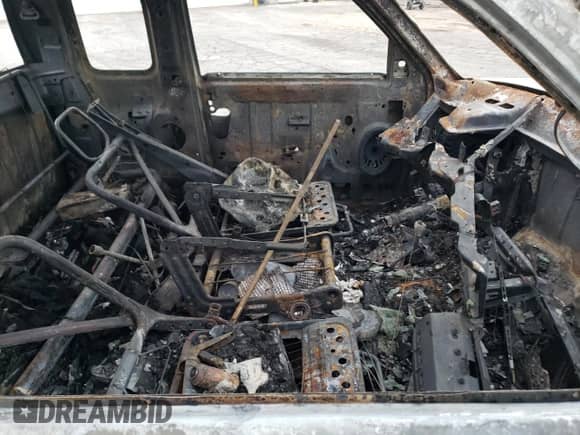 2001 Dodge 1500 с VIN 3B7HF13Z51G792628, выставлен на аукционе Copart как лот 83017974 с пробегом Не указан миль и На запчасти • Non repairable. История ставок и продаж доступна на DreamBid. Изображение 10.