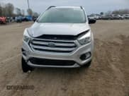 ✅ 2017 Ford Escape SE • VIN: 1FMCU9G94HUB77953 • Lot: 90414335. Wystawiony na Copart z przebiegiem 134 484 mil. Bezpłatny archiwum sprzedaży aukcyjnych z USA i szczegółowy raport historii pojazdu na DreamBid. Zdjęcie 14.