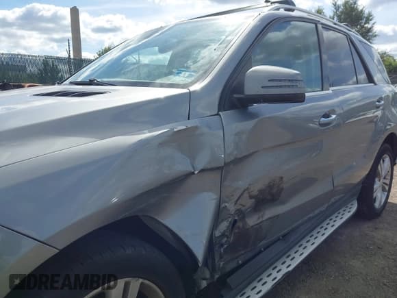 ✅ 2014 Mercedes-Benz M 350 • VIN: 4JGDA5HB4EA373654 • Lot: 43340740. Listed on IAAI with 123,043 mi. Free auction sales archive from the USA and detailed vehicle history report at DreamBid. Image 17.