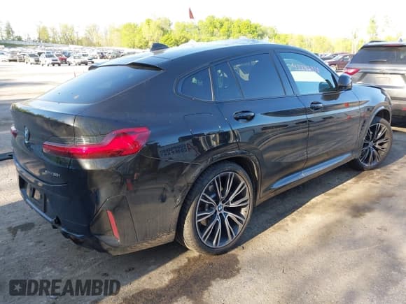 ✅ 2025 BMW X4 xDrive30i • VIN: 5UX33DT06S9Y68475 • Lot: 42243970. Listed on IAAI with 7,543 mi. Free auction sales archive from the USA and detailed vehicle history report at DreamBid. Image 4.