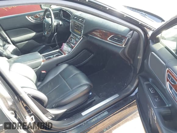 ✅ 2018 Lincoln Continental Select • VIN: 1LN6L9SK7J5601183 • Lot: 43664087. Listed on IAAI with 119,868 mi. Free auction sales archive from the USA and detailed vehicle history report at DreamBid. Image 5.