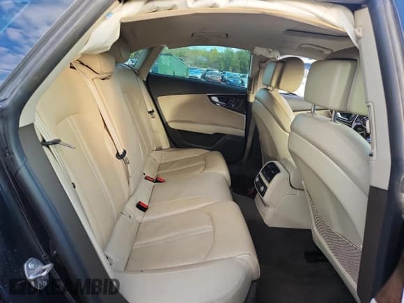 ✅ 2017 Audi A7 Prestige • VIN: WAU22AFC0HN060799 • Lot: 84914275. Wystawiony na Copart z przebiegiem 71 286 mil. Bezpłatny archiwum sprzedaży aukcyjnych z USA i szczegółowy raport historii pojazdu na DreamBid. Zdjęcie 10.