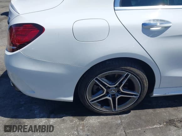 ✅ 2020 Mercedes-Benz C 43 AMG • VIN: 55SWF6EB3LU331939 • Lot: 42684811. Wystawiony na IAAI z przebiegiem 90 875 mil. Bezpłatny archiwum sprzedaży aukcyjnych z USA i szczegółowy raport historii pojazdu na DreamBid. Zdjęcie 20.