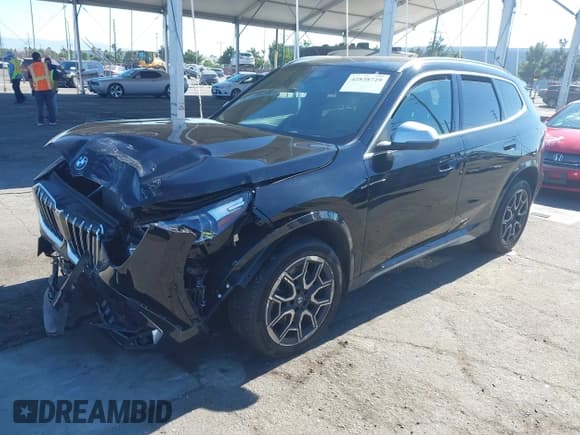 ✅ 2023 BMW X1 xDrive28i • VIN: WBX73EF07P5W83647 • Lot: 42828729. Wystawiony na IAAI z przebiegiem 11 407 mil. Bezpłatny archiwum sprzedaży aukcyjnych z USA i szczegółowy raport historii pojazdu na DreamBid. Zdjęcie 17.