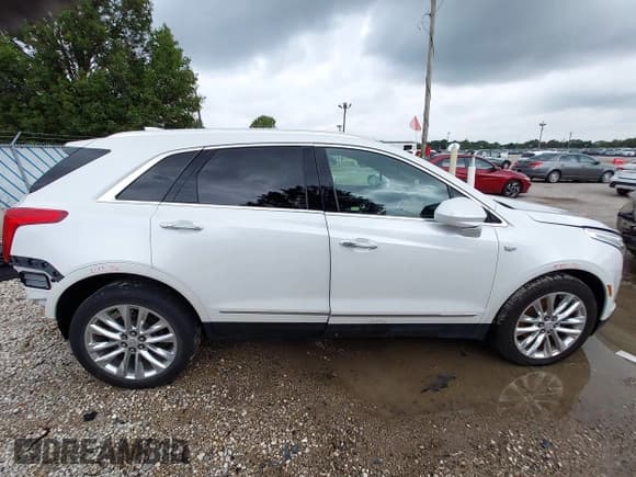 ✅ 2017 Cadillac XT5 Platinum AWD • VIN: 1GYKNFRSXHZ109634 • Lot: 43028551. Listed on IAAI with 92,434 mi. Free auction sales archive from the USA and detailed vehicle history report at DreamBid. Image 14.