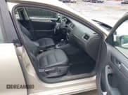 ✅ 2014 Volkswagen Jetta TDI w/Premium/Nav • VIN: 3VWLL7AJ9EM226026 • Lot: 42219871. Wystawiony na IAAI z przebiegiem 100 386 mil. Bezpłatny archiwum sprzedaży aukcyjnych z USA i szczegółowy raport historii pojazdu na DreamBid. Zdjęcie 5.