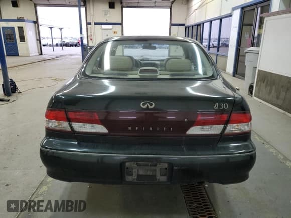 ✅ 1998 Infiniti I30 Standard • VIN: JNKCA21A2WT620710 • Lot: 83404204. Wystawiony na Copart z przebiegiem 181 402 mil. Bezpłatny archiwum sprzedaży aukcyjnych z USA i szczegółowy raport historii pojazdu na DreamBid. Zdjęcie 6.