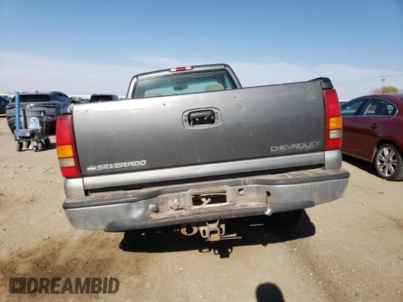 ✅ 1999 Chevrolet Silverado 1500 • VIN: 1GCEK14T3XE167881 • Лот: 77470344. Опубликован ранее на Copart с пробегом 165 062 миль. Бесплатный доступ к архиву аукционных продаж из США и подробный отчёт об истории автомобиля на DreamBid. Изображение 6.