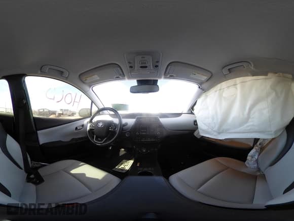 ✅ 2020 Toyota Prius LE • VIN: JTDKARFU1L3111325 • Lot: 43758862. Wystawiony na IAAI z przebiegiem 44 007 mil. Bezpłatny archiwum sprzedaży aukcyjnych z USA i szczegółowy raport historii pojazdu na DreamBid. Zdjęcie 18.