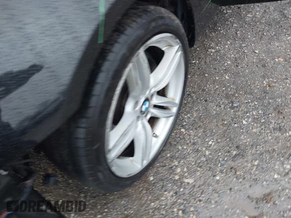 ✅ 2016 BMW 6 Series 640i xDrive • VIN: WBA6D2C59GGT65504 • Lot: 43792697. Wystawiony na IAAI z przebiegiem 79 905 mil. Bezpłatny archiwum sprzedaży aukcyjnych z USA i szczegółowy raport historii pojazdu na DreamBid. Zdjęcie 12.