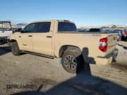 ✅ 2017 Toyota Tundra SR5 • VIN: 5TFDW5F13HX670335 • Лот: 86855575. Опубликован ранее на Copart с пробегом 94 703 миль. Бесплатный доступ к архиву аукционных продаж из США и подробный отчёт об истории автомобиля на DreamBid. Изображение 2.