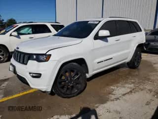 2018 Jeep Grand Cherokee Altitude z VIN 1C4RJFAG8JC486995, wystawiony jako Copart lot #84190675 z przebiegiem 104 161 mil mil oraz Nie do naprawy • Non repairable. Historia ofert i sprzedaży dostępna na DreamBid. Obrazek 1.