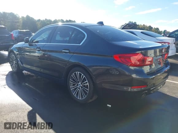 ✅ 2018 BMW 5 Series 530i xDrive • VIN: WBAJA7C55JWA72764 • Лот: 43375739. Опубликован ранее на IAAI с пробегом 108 821 миль. Бесплатный доступ к архиву аукционных продаж из США и подробный отчёт об истории автомобиля на DreamBid. Изображение 3.