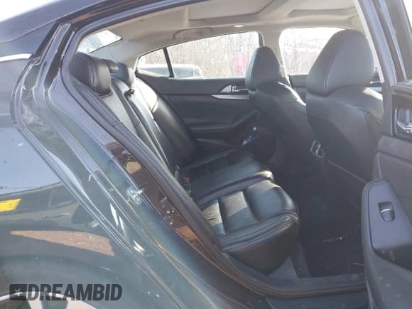 ✅ 2016 Nissan Maxima Platinum • VIN: 1N4AA6AP5GC382430 • Lot: 43769066. Listed on IAAI with 105,785 mi. Free auction sales archive from the USA and detailed vehicle history report at DreamBid. Image 8.