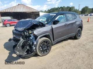 2024 Jeep Compass Latitude с VIN 3C4NJDBN2RT120997, выставлен на аукционе Copart как лот 71635665 с пробегом 11 197 миль миль и Списание • Salvage title. История ставок и продаж доступна на DreamBid. Изображение 1.