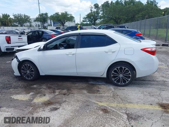 ✅ 2014 Toyota Corolla LE • VIN: 5YFBURHE4EP134072 • Lot: 42616896. Wystawiony na IAAI z przebiegiem 97 155 mil. Bezpłatny archiwum sprzedaży aukcyjnych z USA i szczegółowy raport historii pojazdu na DreamBid. Zdjęcie 14.