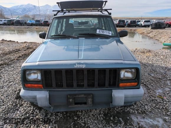 ✅ 1999 Jeep Cherokee SE • VIN: 1J4FF28S5XL646812 • Lot: 87951115. Listed on Copart with 230,161 mi. Free auction sales archive from the USA and detailed vehicle history report at DreamBid. Image 5.