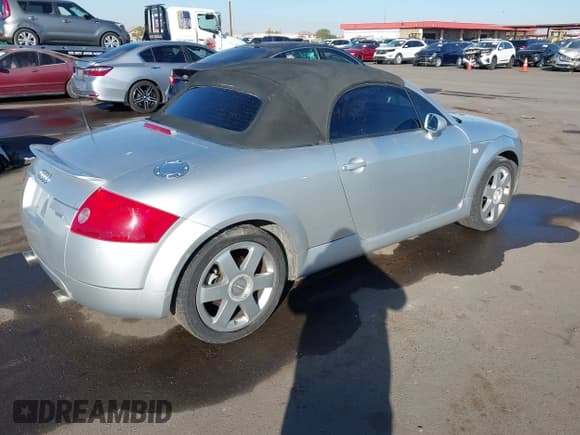 ✅ 2002 Audi TT • VIN: TRUUT28N421003653 • Lot: 41343568. Wystawiony na IAAI z przebiegiem 133 034 mil. Bezpłatny archiwum sprzedaży aukcyjnych z USA i szczegółowy raport historii pojazdu na DreamBid. Zdjęcie 4.
