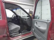 ✅ 2000 Kia Sportage • VIN: KNDJA7239Y5644189 • Lot: 43382932. Wystawiony na IAAI z przebiegiem 136 341 mil. Bezpłatny archiwum sprzedaży aukcyjnych z USA i szczegółowy raport historii pojazdu na DreamBid. Zdjęcie 5.