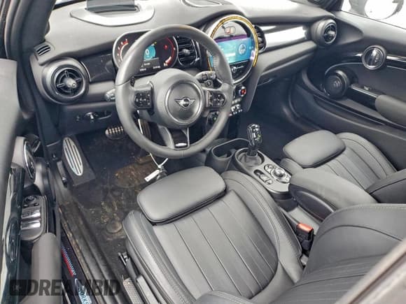 ✅ 2024 MINI Convertible John Cooper Works • VIN: WMW63DL02R3S02772 • Лот: 93323275. Опубликован ранее на Copart с пробегом 1 530 миль. Бесплатный доступ к архиву аукционных продаж из США и подробный отчёт об истории автомобиля на DreamBid. Изображение 8.